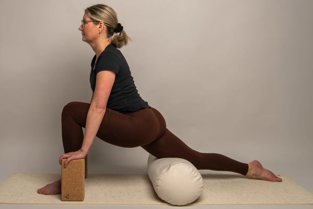 Yogaposition Draken Variation 1