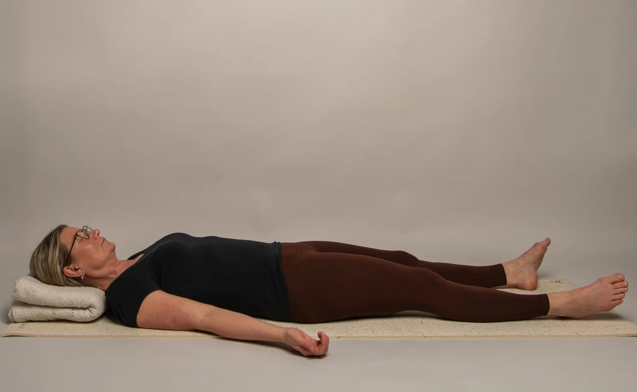 Yogapositionen Shavasana